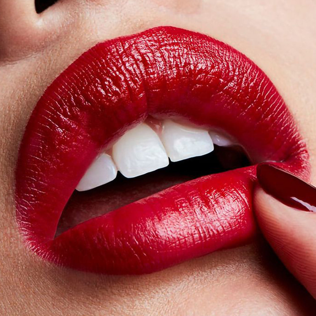 Satin Lipstick Rossetto Satinato MACred_MACM3EW44_MAC-3