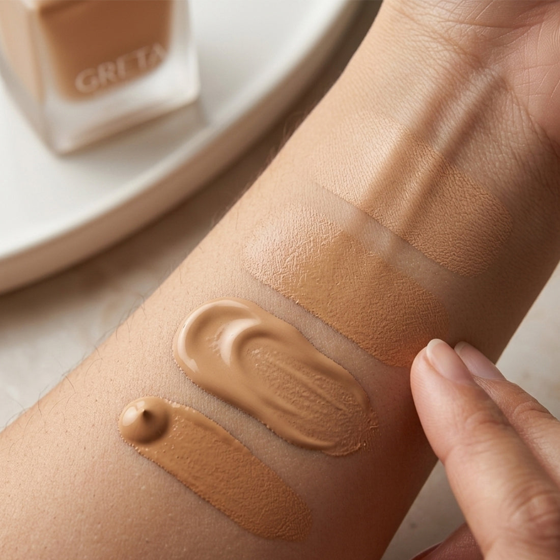 Silkskin Foundation Fondotinta Seconda Pelle 101 Perla_GRE2173_Greta-2
