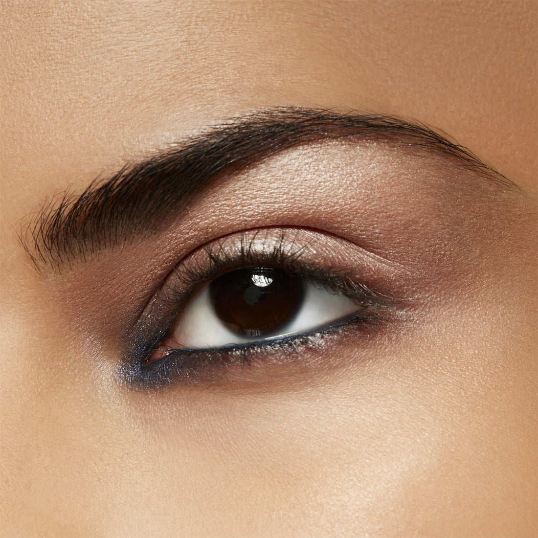 Small Eyeshadow Frost Ombretto in Polvere Pressata Naked Lunch_MACM250ET_MAC-6