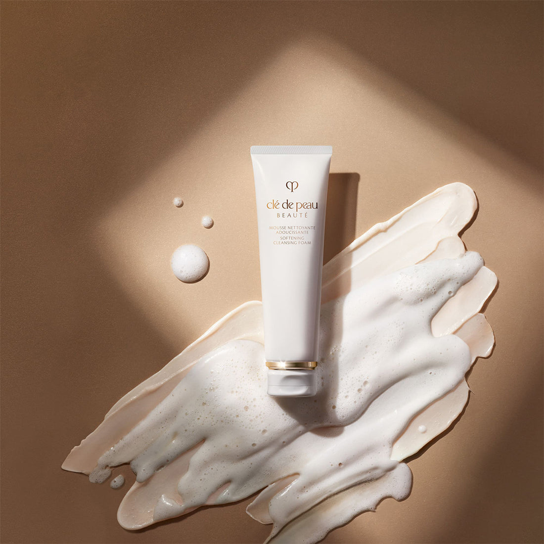 Softening Cleansing Foam Mousse Detergente Viso 125 ML_CDP10117164101_Clé de Peau Beauté-4