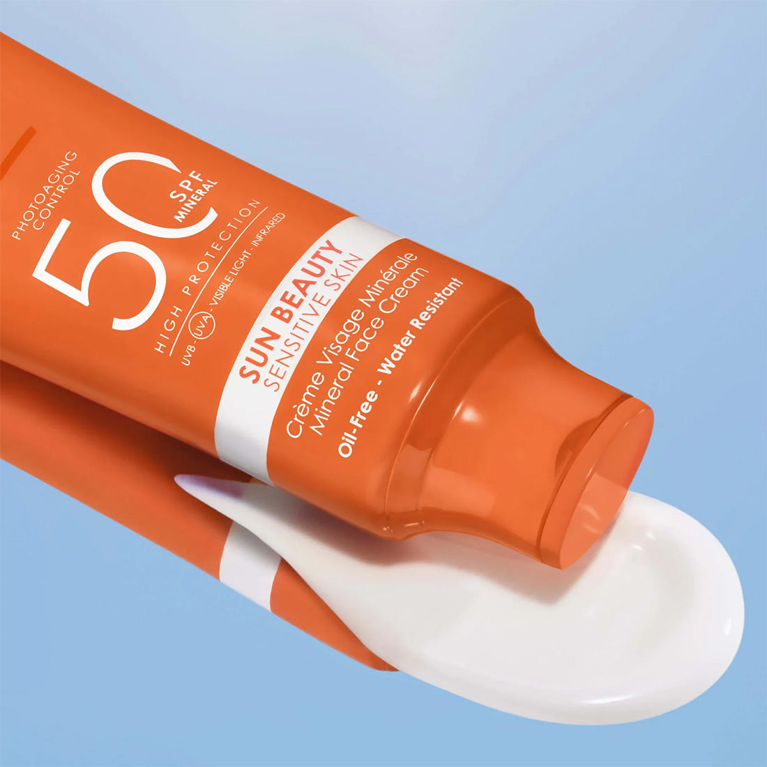 Sun Sensitive Luminous Tan Oily-Free Milky Fluid Latte Solare Viso SPF 50 50 ML_LAN295396_Lancaster-3