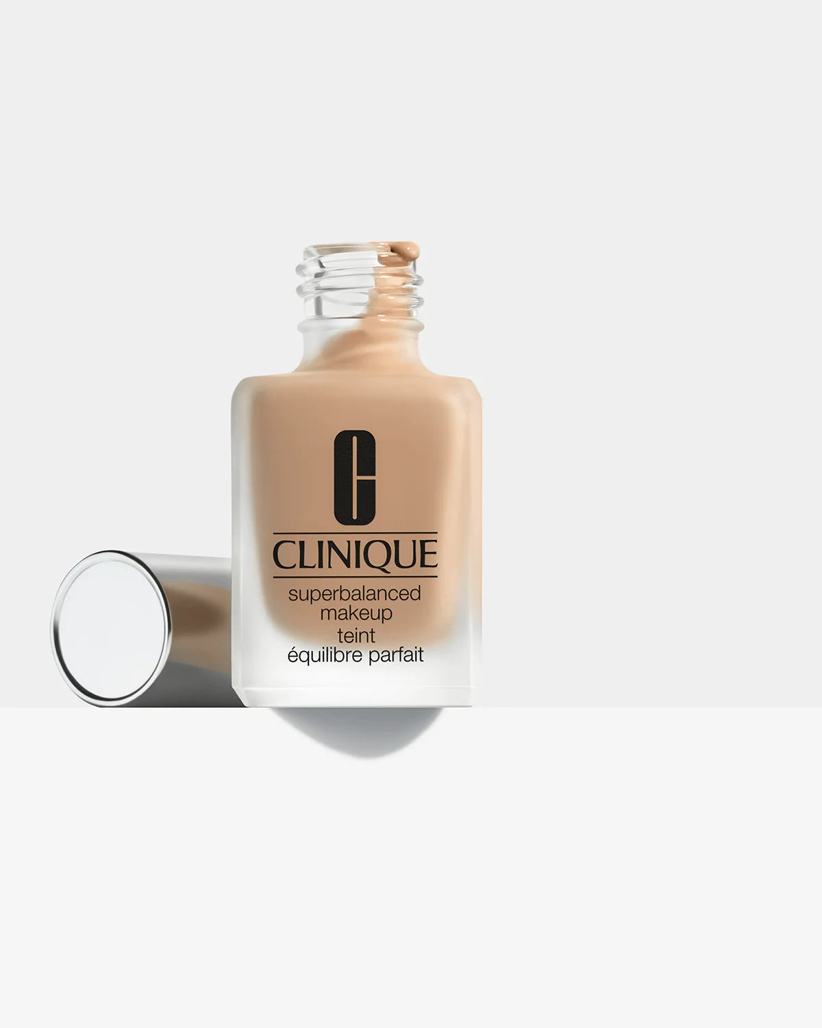 Superbalanced Make Up Teint Fondotinta Riequilibrante  CN 63.5 Linen_CLIKXJA06_Clinique-2