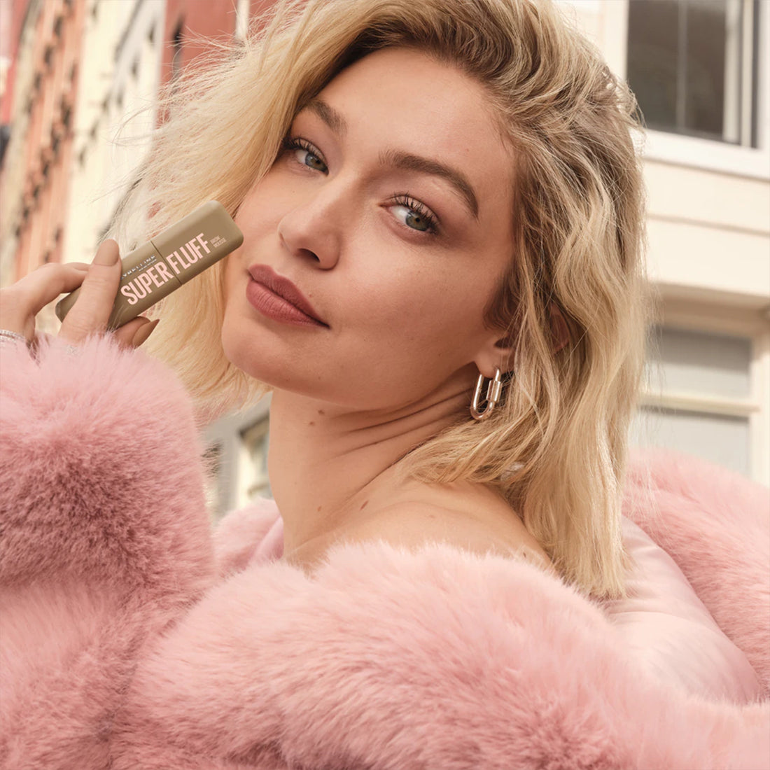 Superfluff Brow Mousse Gel Sopracciglia 257 Medium Brown_MAY3531700_Maybelline-4