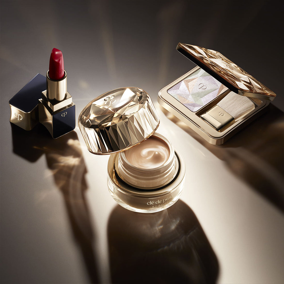The Foundation Fondotinta in Crema O40_CDP10118736301_CLE' DE PEAU BEAUTE'-6