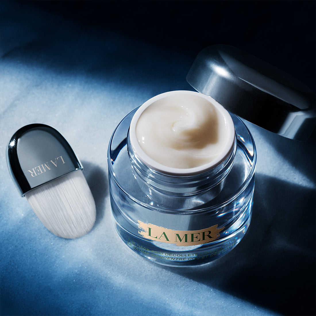 The Neck and Decollete Concentrate Balsamo Idratante Rimpolpante Collo e Decolletè 50 ML_LM5KP1010000_LA MER-4