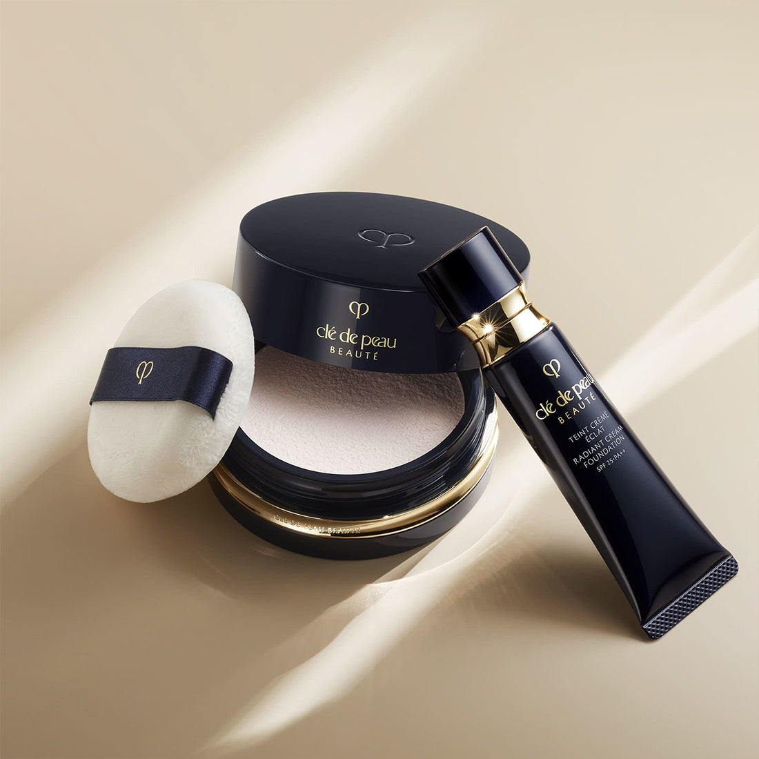 Traslucent Loose Powder Cipria in Polvere_CDP10217769101_Clé de Peau Beauté-5