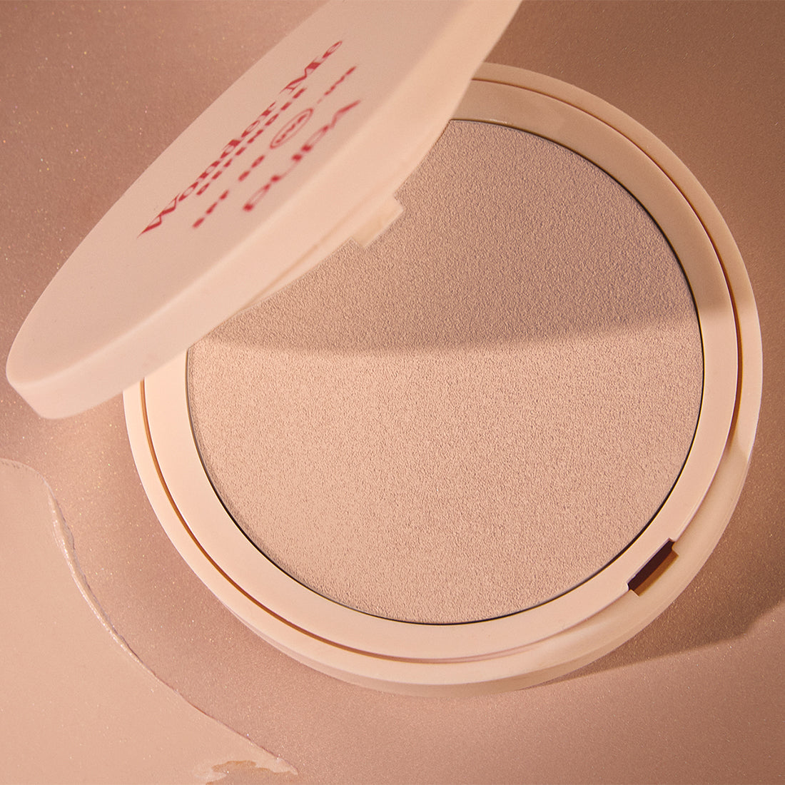 Wonder Me Defender Fondotinta SPF 50 Fondotinta effetto balmy Alta protezione e leggerezza 005 Almond_PUP050246A005_Pupa-2